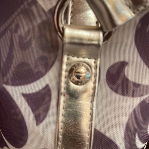 Vera Bradley nylon bag trimmed in silver accent. Bag size is11X8. Pre owned - Picture 6 of 8